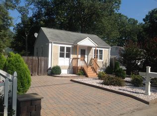 11 Washington Dr, Brick, NJ 08724