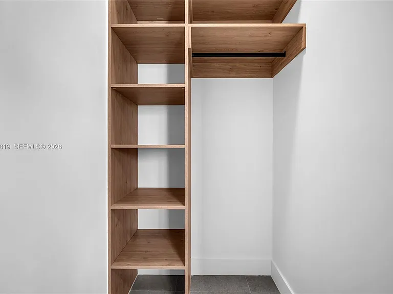 91 NW 27th St #204 — Photo 11