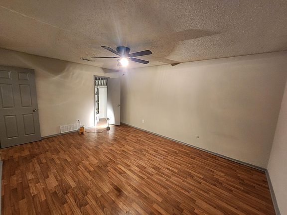2nd image of 1030 Pleasant Valley Ln