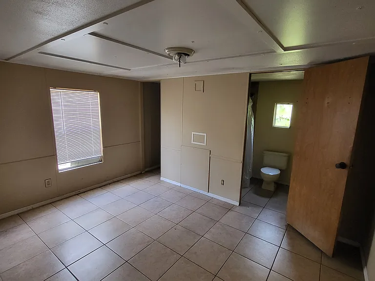 1122 SE Mills Ave — Photo 3