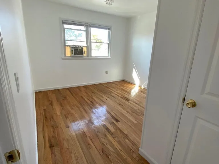 164 Beach Rd #A — Photo 3