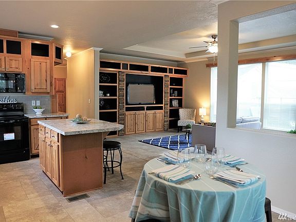 5th image of 40 SE Barberry Ct