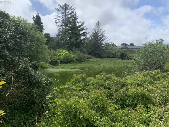 0 Washington St, North Bend, OR 97459