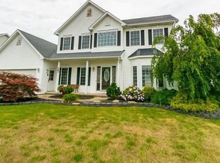 261 Jonquil Ln, Rochester, NY 14612