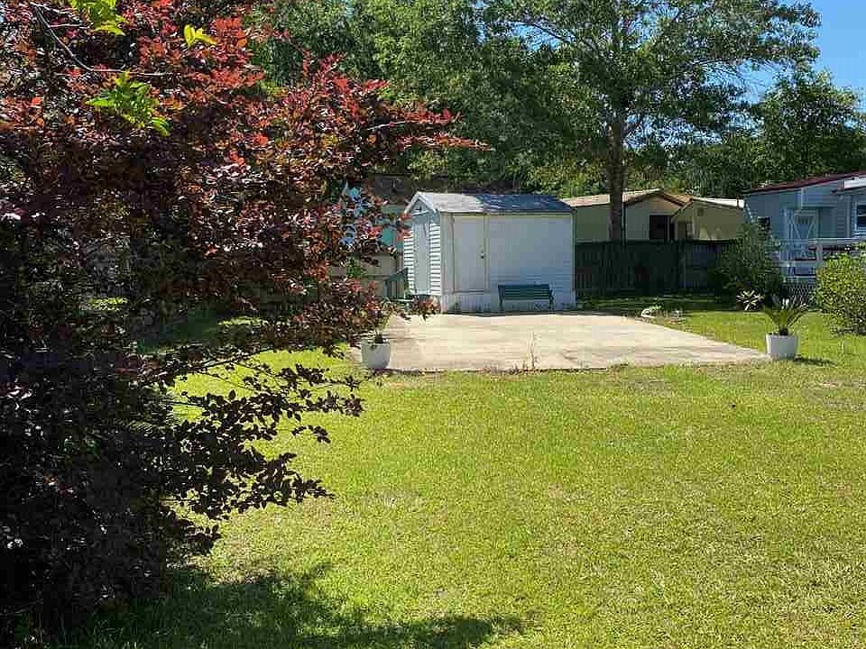 1st image of 121 Horn Dr #121