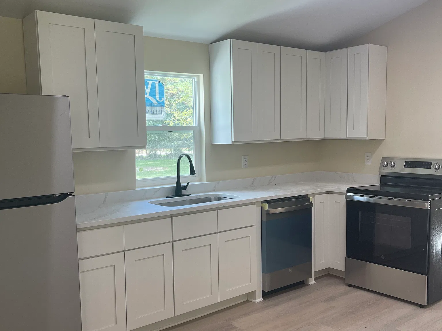 3 bed, 1352 sqft, $2,250 — Photo 3
