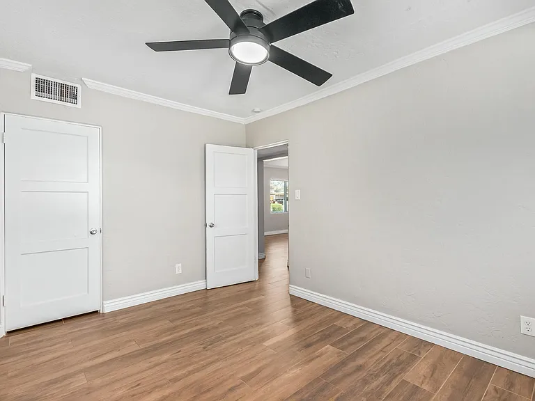 527 E Whitton Ave — Photo 18