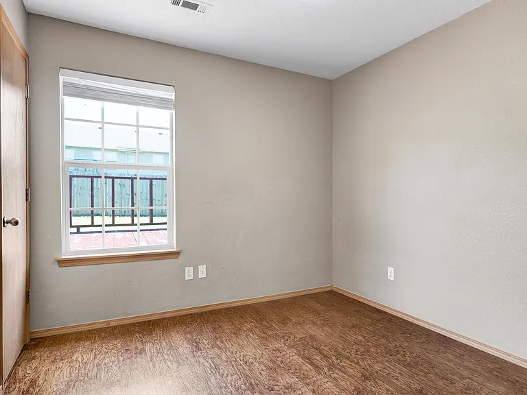 316 Apple Valley Dr — Photo 15