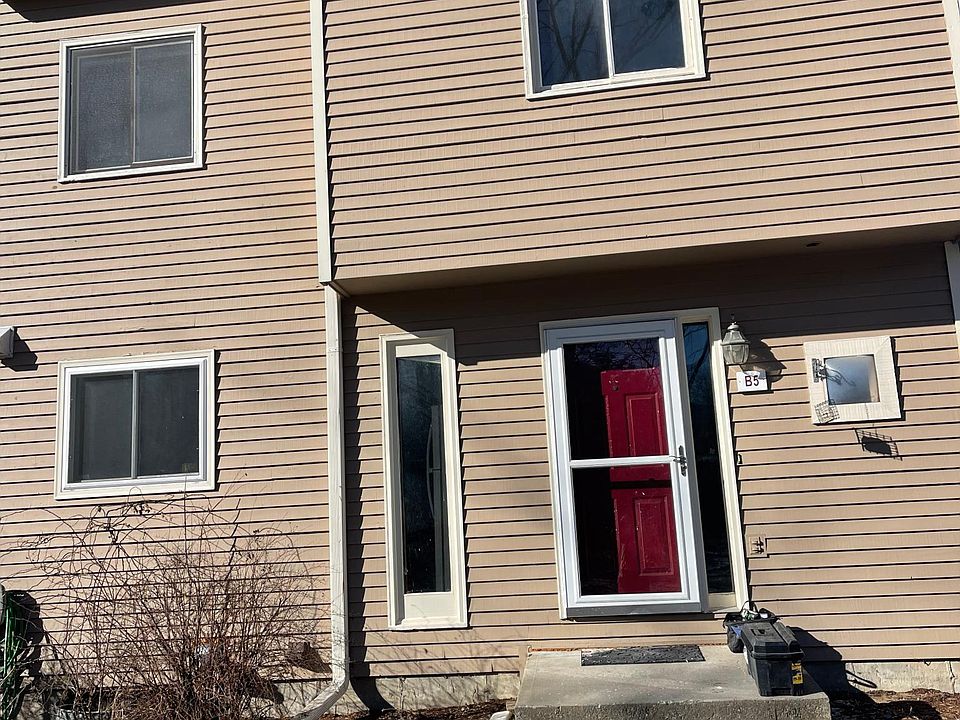 1st image of B5 Stonehedge Dr