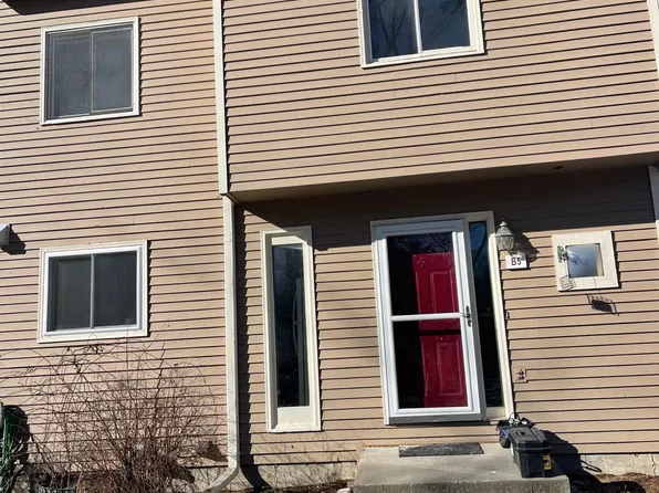 B5 Stonehedge Dr, South Burlington, VT 05403