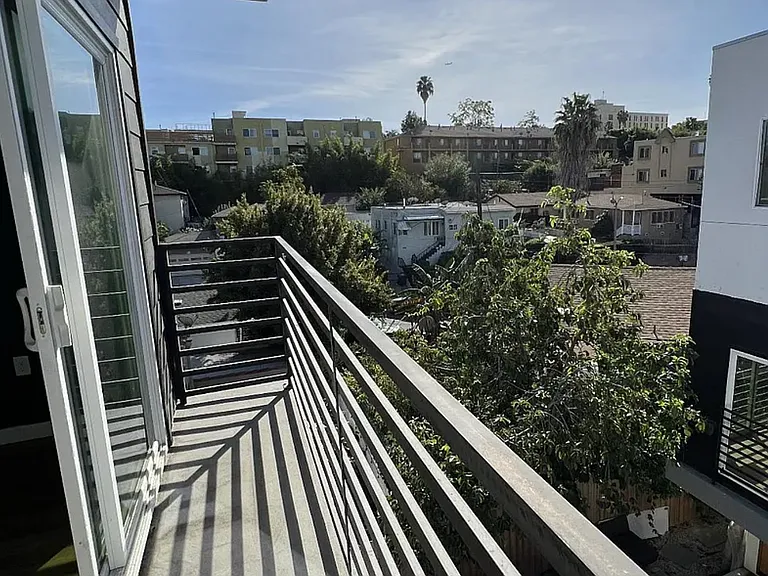 2320 1/2 W 2nd St — Photo 11