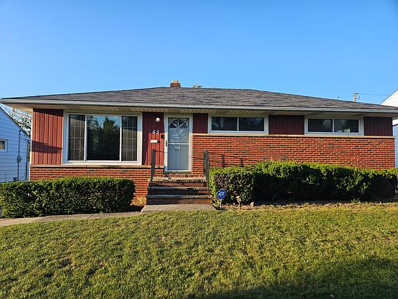3rd image of 45 Meadowgate Blvd