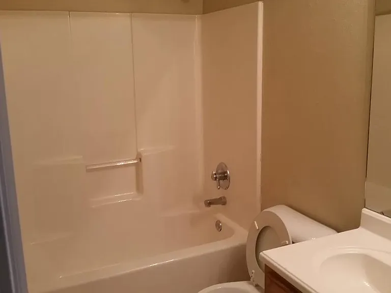 516 Delevan St — Photo 9