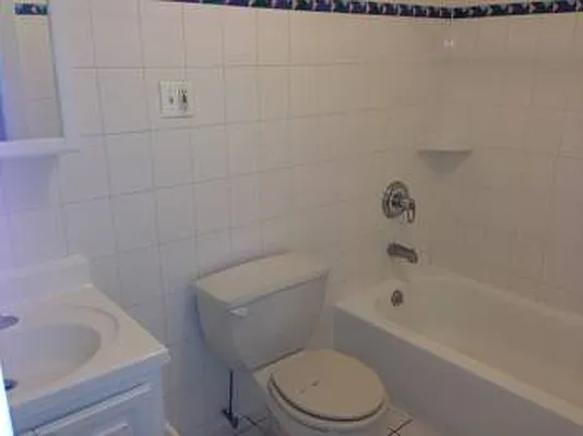 Rented by Showcase Realty | media 10