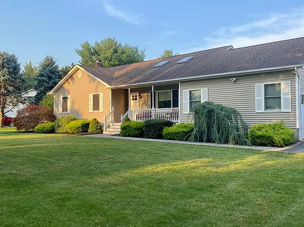 122 Jakes Ln, Baiting Hollow, NY 11933