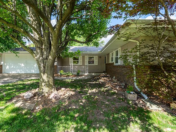 2nd image of 210 Riss Dr