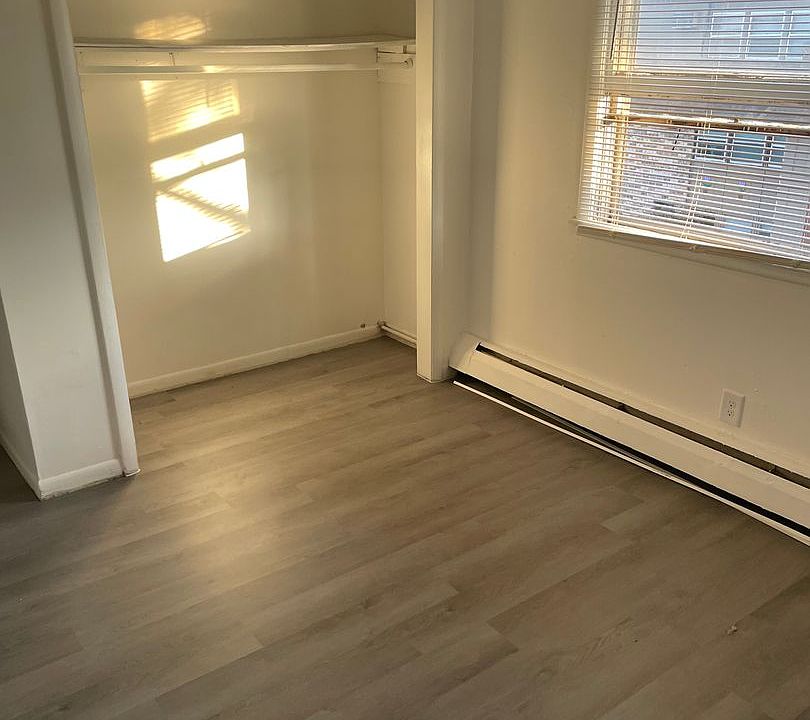2nd image of 1805 Arlington Ave #1809-11