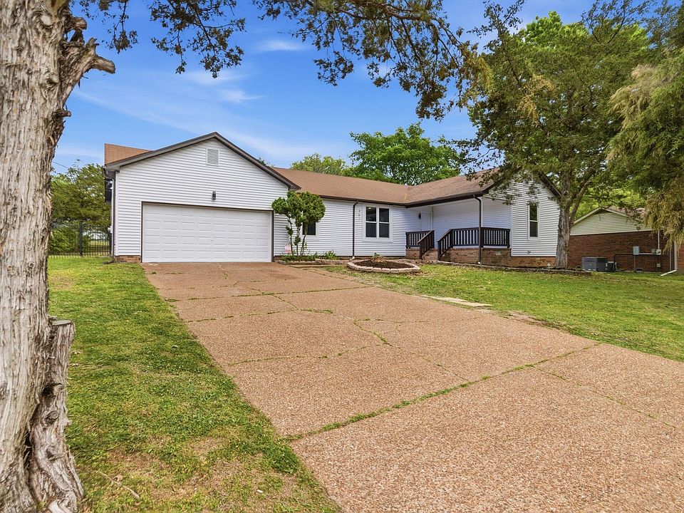 1st image of 361 Clearlake Dr W