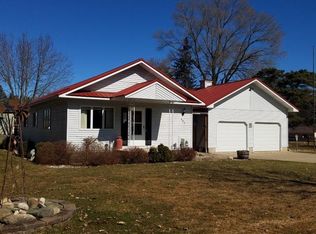 403 Schoolcrest Ave, Clare, MI 48617