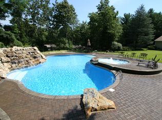 5 Beltane Dr, Dix Hills, NY 11746
