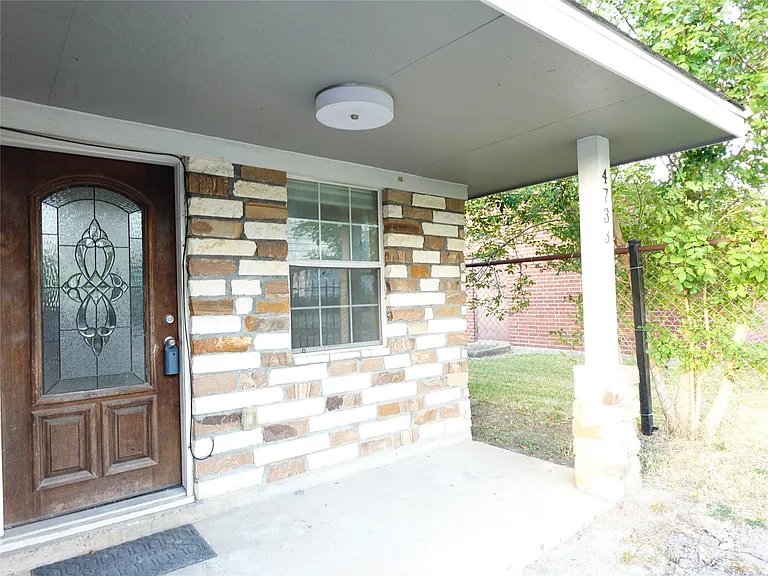 4721 Denmark St — Photo 2