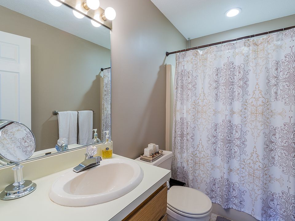 1st image of 324 Cavan Ln