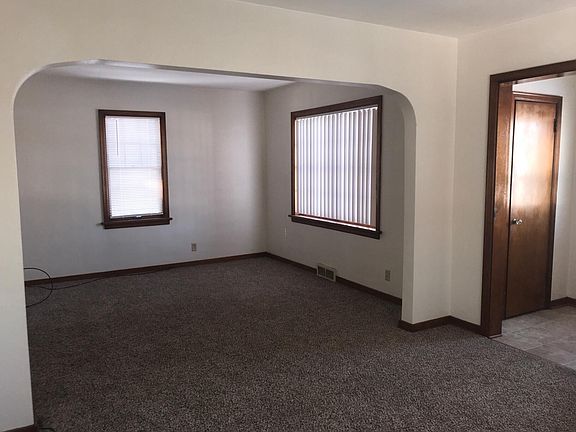 2nd image of 30 E Harvey St