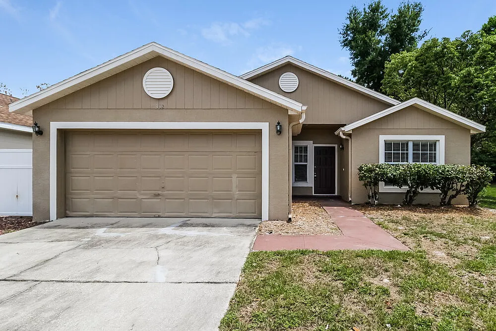 3 bed, 2.0 bath, 1551 sqft, $3,190 — Photo 1