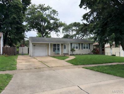 2883 Foxwood Dr, Maryland Heights, MO, 63043