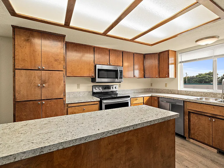 2516 Rockefeller Ave #1 — Photo 6