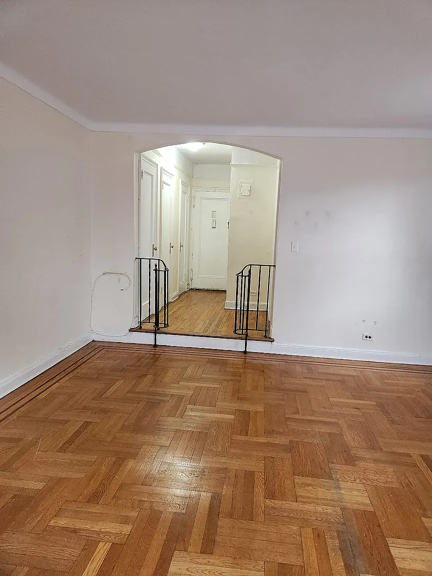 633 East 16th Street — Photo 1