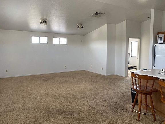 4th image of 640 W Gunnison Ave