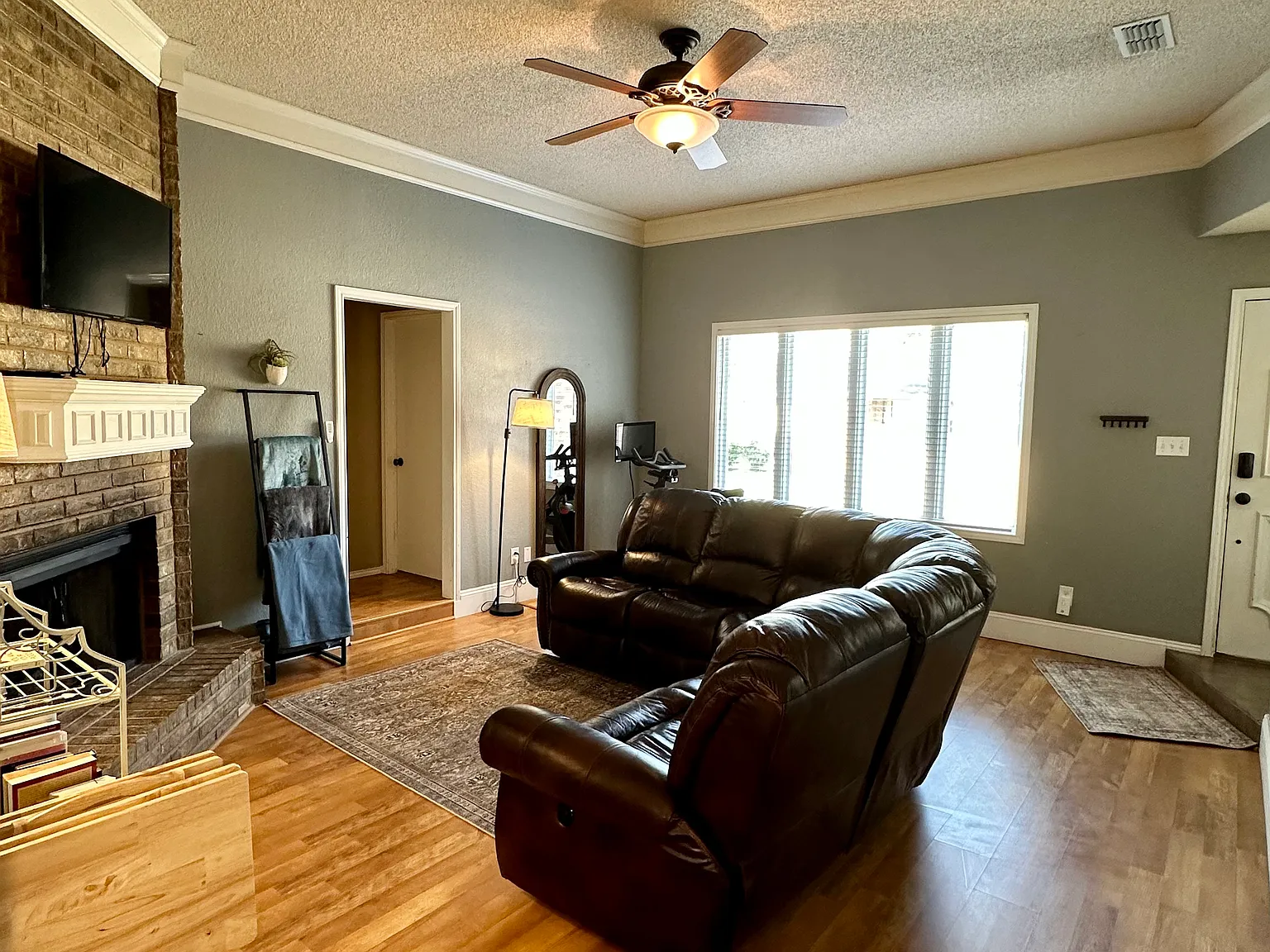 6822 Huron Ave — Photo 2