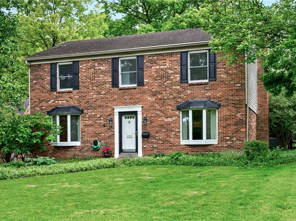 222 Wisteria Dr, Oakwood, OH 45419