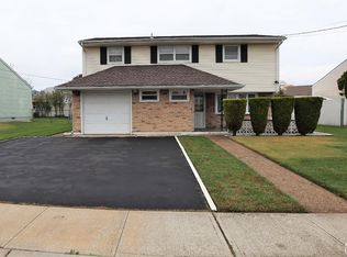 62 Tennyson St, Carteret, NJ 07008