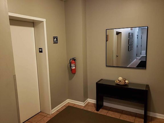2nd image of 1610 W Grand Ave APT 2b