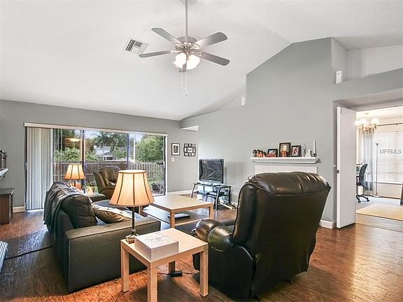 3rd image of 14936 Redcliff Dr