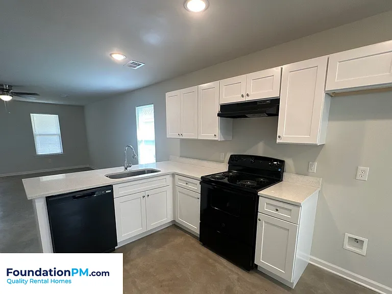 2507 E Tyler Ave — Photo 6
