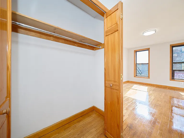 331 W 43rd St #4B — Photo 7