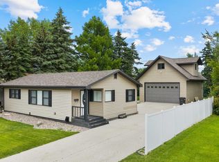 304 13th St W, Bottineau, ND 58318