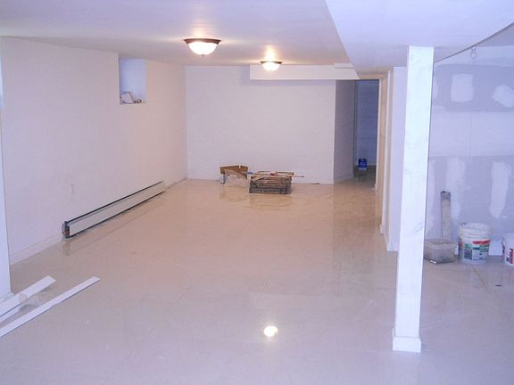 3rd image of 1146 Saint Lawrence Ave