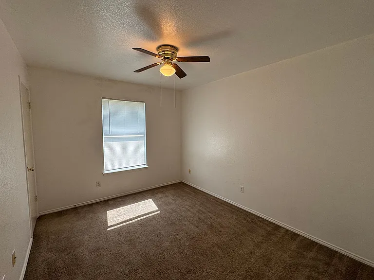 1902 Windward Dr — Photo 6