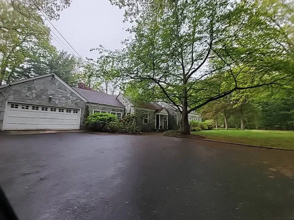 10 Pheasant Ln, Westport, CT 06880