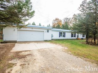 1560 S Sullivan Rd, Ravenna, MI 49451