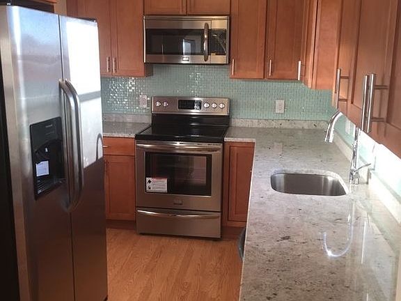 3rd image of 120 Courter Ave