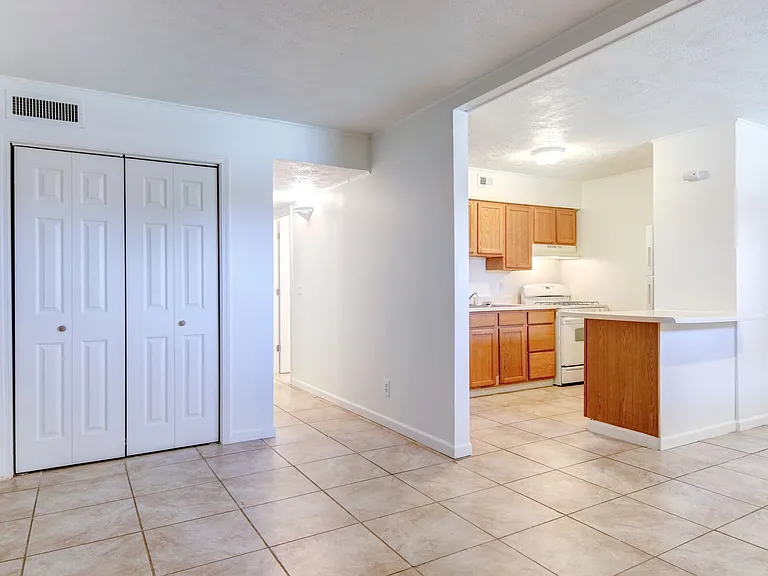 717 Fairmont Dr — Photo 18