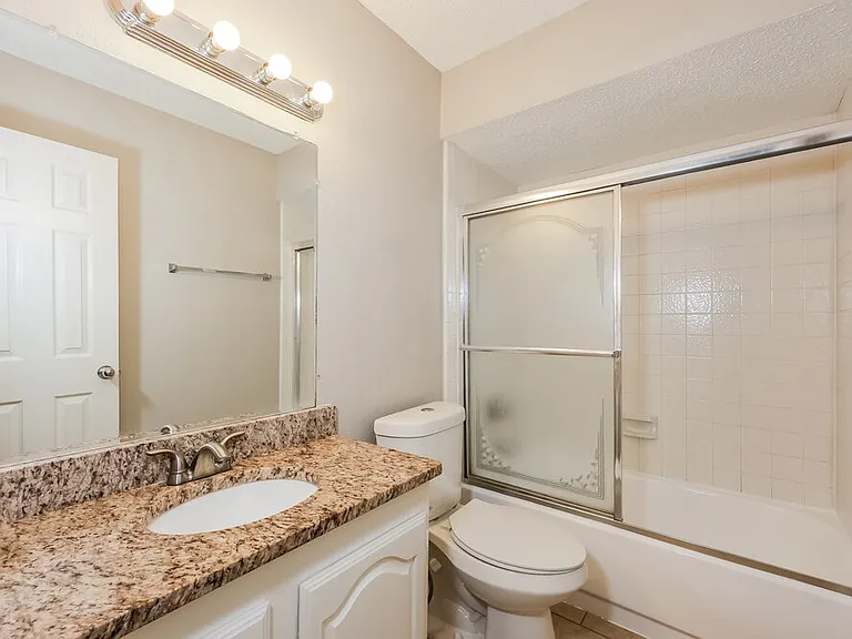 423 Barton Dr — Photo 15