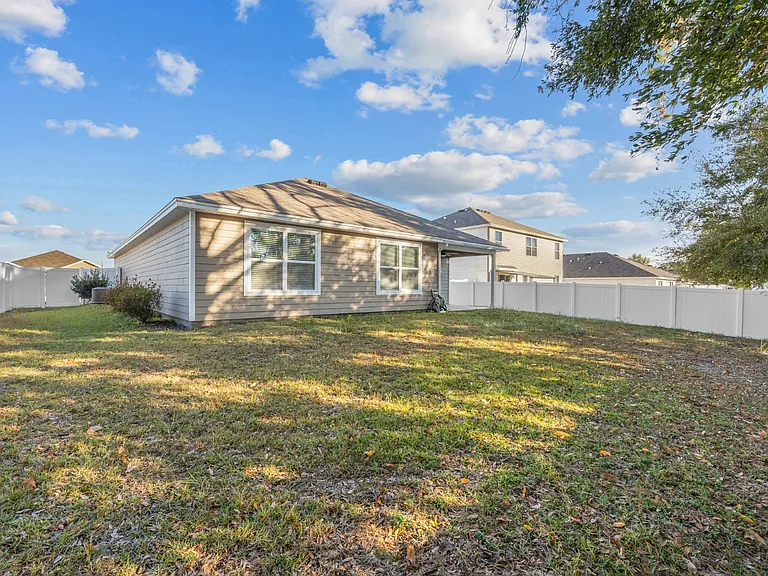 896 NW 253rd Dr — Photo 17
