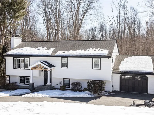 31 Johnson Cir, North Andover, MA 01845