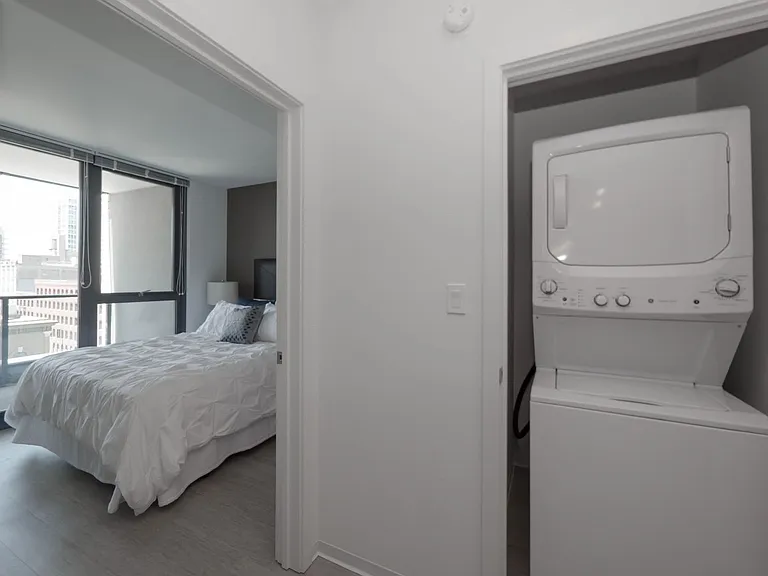 River North Luxury, On Display — Photo 41